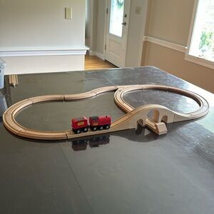 Melissa and Doug Classic Wooden Figure 8 Train set
